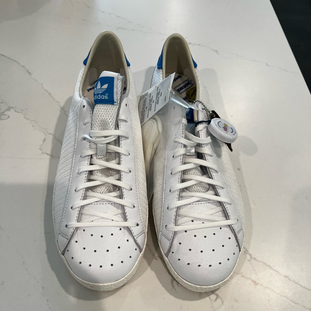 NWT Adidas Aderly Spezial Sneakers